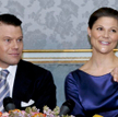 Księżniczka Wiktoria prezentuje pierścionek, który otrzymała od narzeczonego Daniela Westlinga