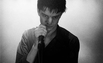 Portrecista Joy Division i Pavarottiego