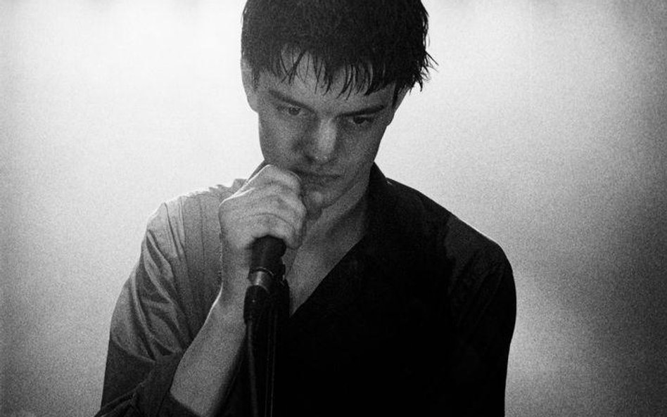 Portrecista Joy Division i Pavarottiego