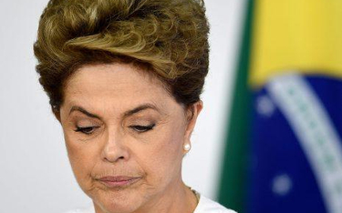 Dilma Rousseff dzień przed głosowaniem w Izbie Deputowanych napisała: „Chcą skazać niewinną kobietę”