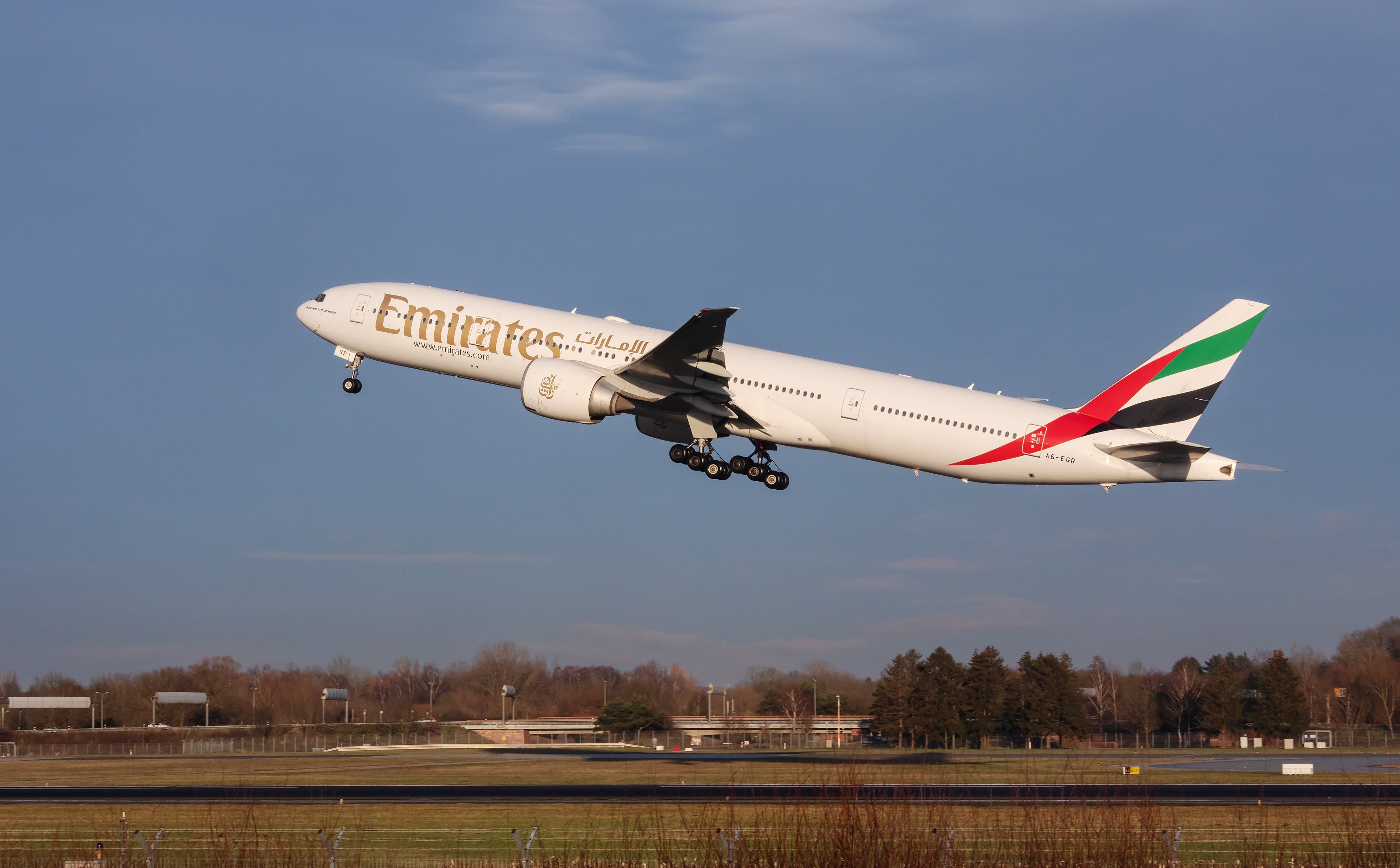 Konflikt na Bliskim Wschodzie mocno uderza w lotnictwo. Bilety mogą podrożeć