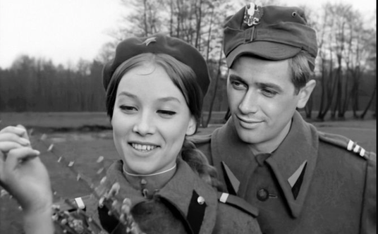 Pola Raksai  i Janusz Gajos w serialu „Czterej pancerni i pies”