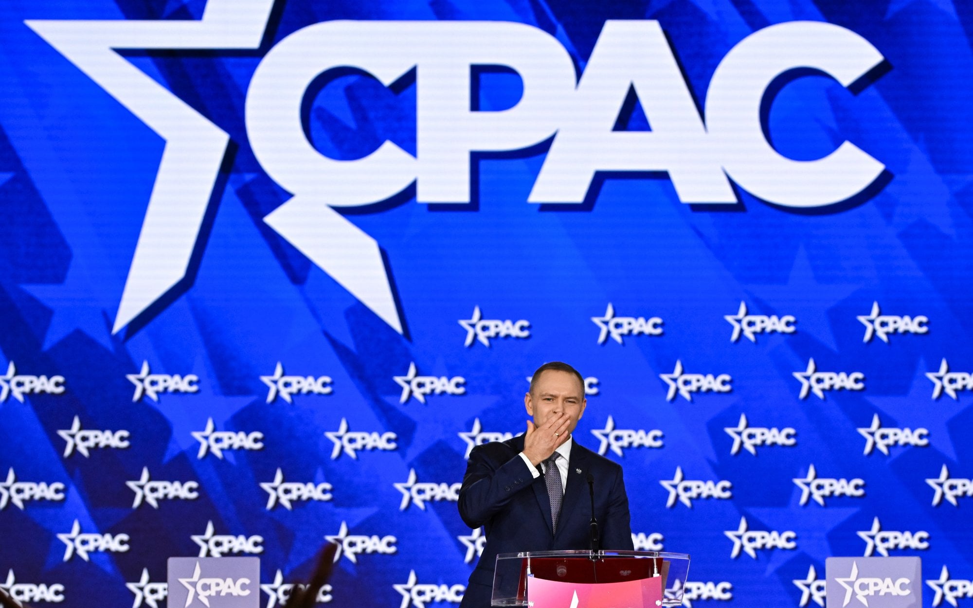 Karol Nawrocki w starciu o duszę ruchu MAGA. Kulisy konferencji CPAC w Dallas