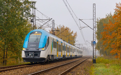 PKP Polskie Linie Kolejowe uruchomiły przetargi na ok. 3 mld zł, ale nie mogą podpisać umów, na któr