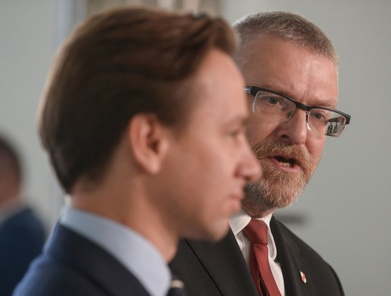 Europoseł Konfederacji Grzegorz Braun wzywał ministra sprawiedliwości Adama Bodnara do dymisji
