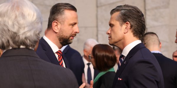 Szef MON: utworzenie stałej bazy wojsk USA wymaga współdziałania rządu z ośrodkiem prezydenckim i parlamentem
