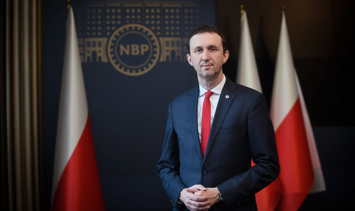 Dąbrowski, członek RPP: NBP powinien pomóc sfinansować CPK i elektrownie atomowe - rp.pl