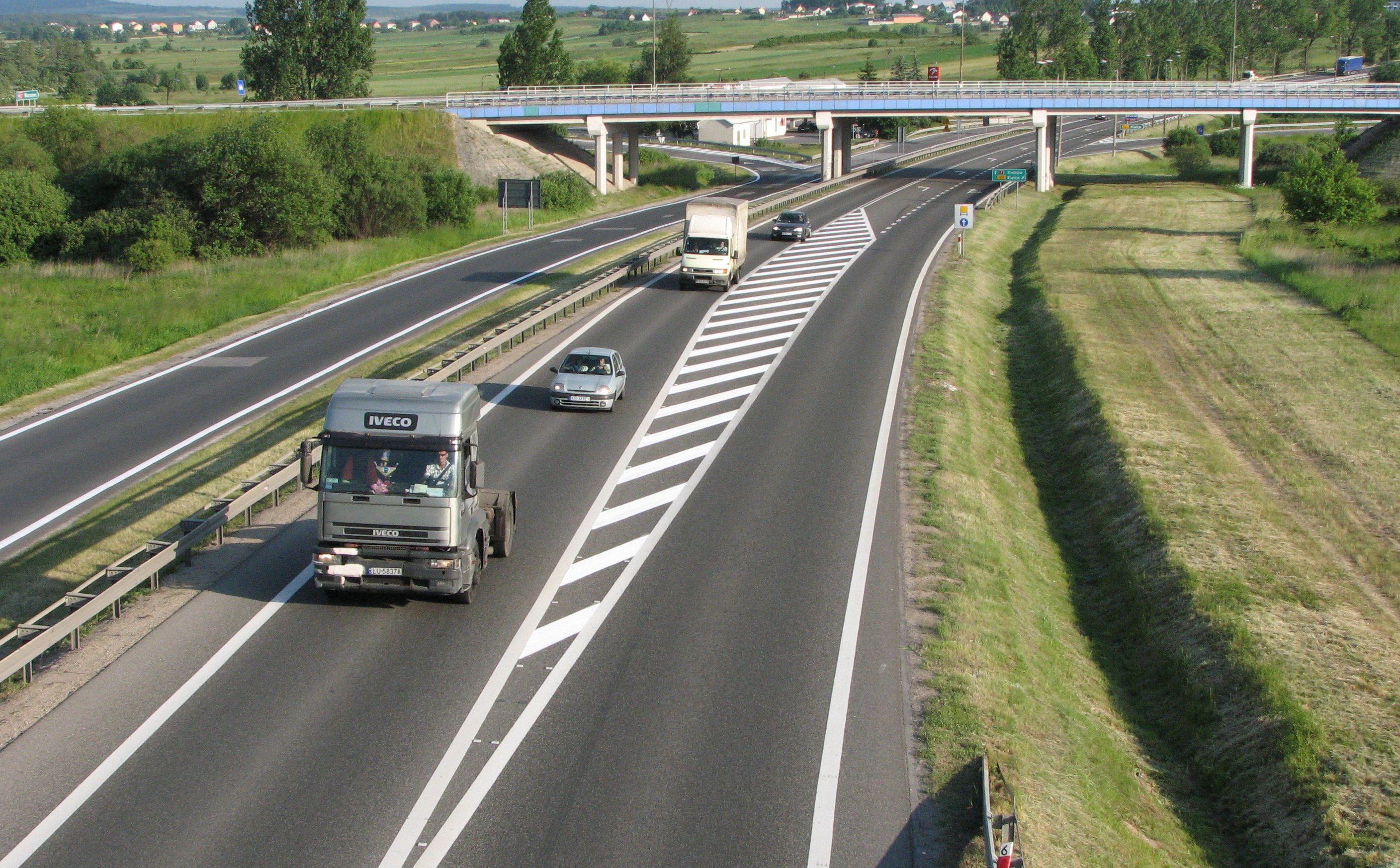 Poprawa sprzedaży samochodów ciężarowych