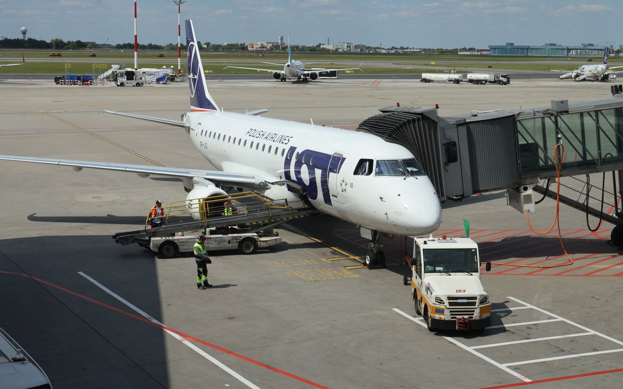 Cztery gwiazdki Skytrax dla LOT-u. „Potwierdzenie wyższego poziomu obsługi”