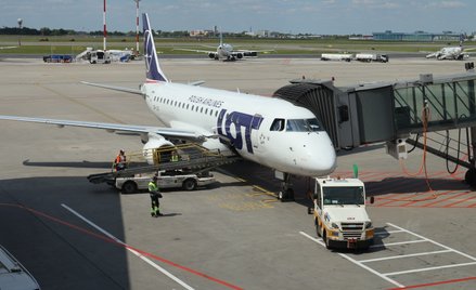 Cztery gwiazdki Skytrax dla LOT-u. „Potwierdzenie wyższego poziomu obsługi”