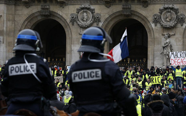 Francja: Po żółtych kamizelkach czas na niebieskie? Protest policji
