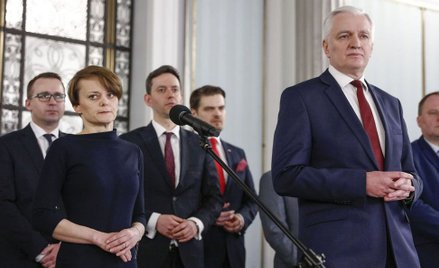 Sondaż: Niemal co trzeci Polak uważa, że Porozumienie opuści rząd