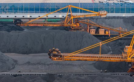 W obliczu nowego „kryzysu naftowego” wywołanego przez atak USA i Izraela na Iran węgiel stał się nie