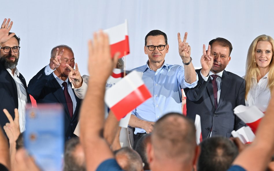 Premier Mateusz Morawiecki podczas spotkania z sympatykami Prawa i Sprawiedliwości w Siedlcach