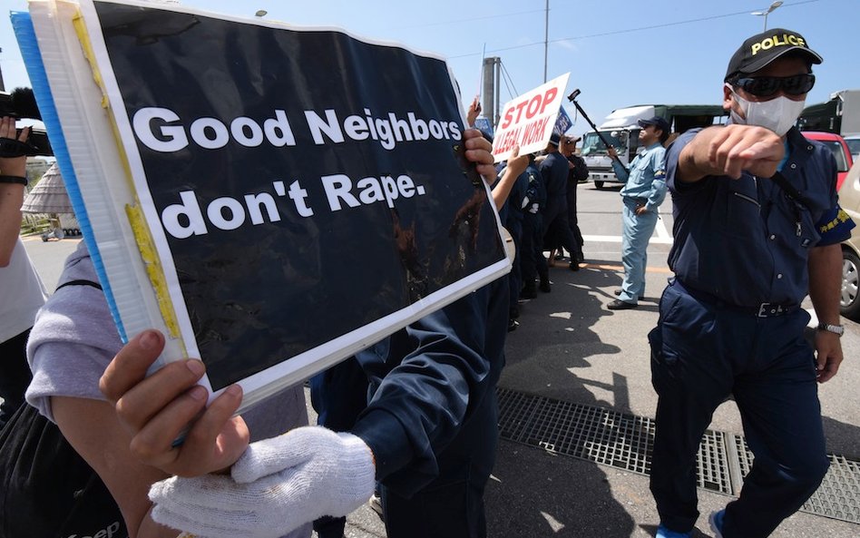 Japonia: Protest przeciw bazom USA na Okinawie