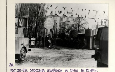 16 grudnia do Stoczni Gdańskiej im. Lenina wkroczyło wojsko wspomagane m.in. czołgami.