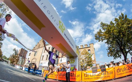 Po raz ósmy odbył się jeden z najpopularniejszych biegów masowych w Polsce - „Biegnij Warszawo".