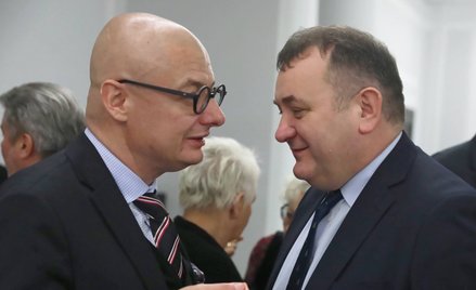 Wicemarszałek Senatu Michał Kamiński z koła Koalicja Polska-PSL i senator Stanisław Gawłowski.