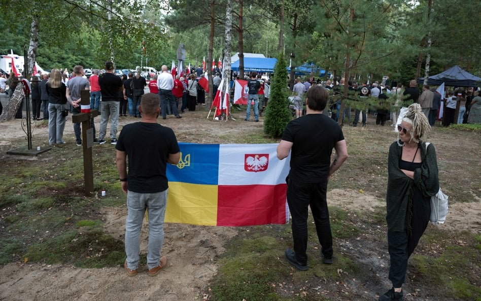 Uroczystości pogrzebowe 55 ofiar zbrodni wołyńskiej, 30 bm. na terenie dawnej polskiej wsi Ostrówki
