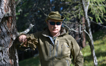 Władimir Putin na spacerze w Syberii. Urodzinowa sesja prezydenta