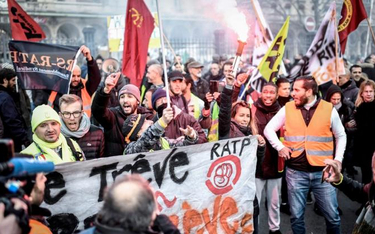 Manifestacja w Paryżu pracowników transportu publicznego przeciw reformie emerytalnej
