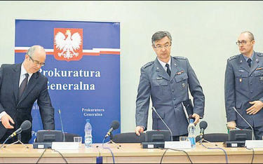 Płk Krzysztof Parulski, szef Naczelnej Prokuratury Wojskowej, potwierdził, że ABW zbierała materiał 