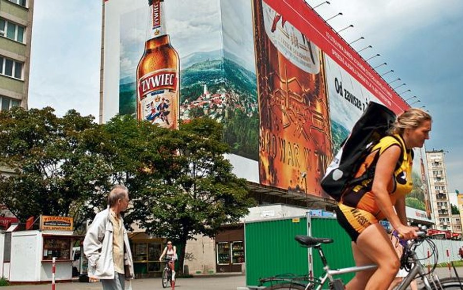 W weekend płachty reklamowe mają zniknąć z okien mieszkań
