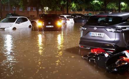 Ulewne deszcze w Hiszpanii sparaliżowały m.in. lotnisko w Walencji