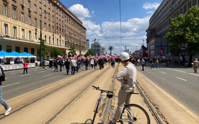 Wielu uczestników przyniosło ze sobą flagi