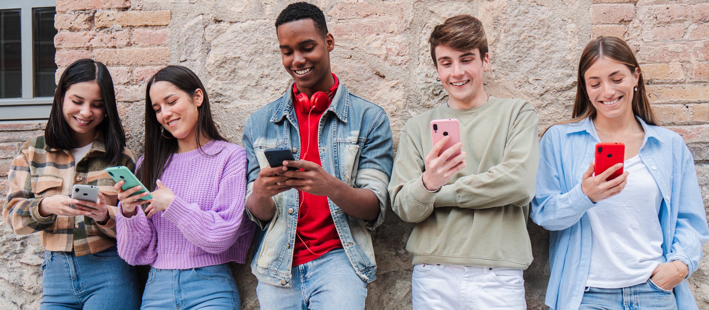 Co decyduje o kompetencjach cyfrowych nastolatków? Nowe badanie wskazało istotny czynnik