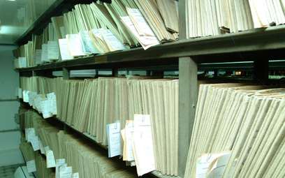 Referendarze nie chcą oddać notariuszom wpisów do ksiąg wieczystych
