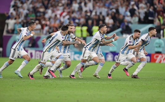 Szalona radość Argentyńczyków po karnym, który zdecydował o ich awansie do półfinału