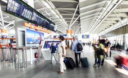 W 2022 roku przez lotnisko przewinęło się 14,4 miliona pasażerów