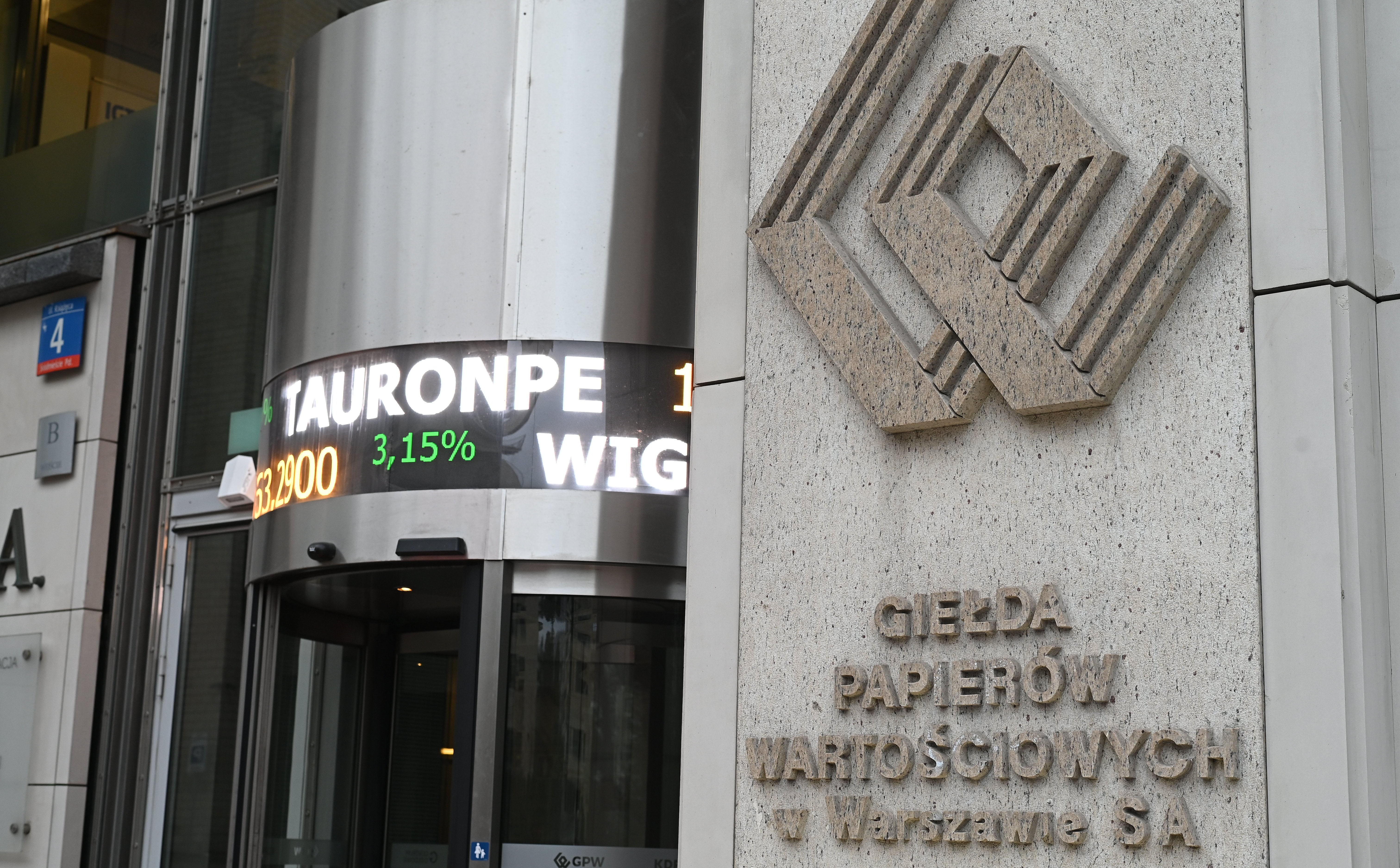 Bez fajerwerków na GPW