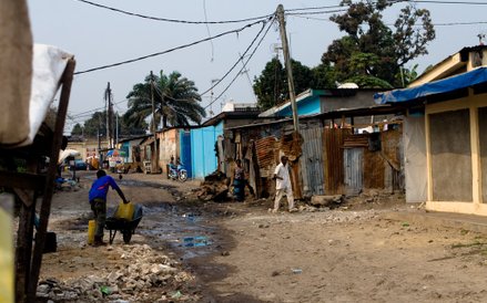 Tutaj wystarczy niecałe 20 dol., żeby wypełnić koszyk nałogowca. Równie niskie ceny są w Laos i Hond