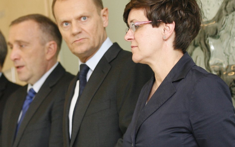 Elka jest wściekła na Joaśkę, bo spotkała się z Donaldem dwa razy. Koniec przyjaźni założycielek PJN