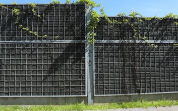 Ekrany akustyczne zostaną zlokalizowane zgodnie z wytycznymi zawartymi w decyzji środowiskowej