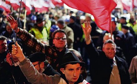 Marsz Niepodległości z 13 grudnia 2011 r. w Warszawie. Tegoroczna demonstracja ma być znacznie więks