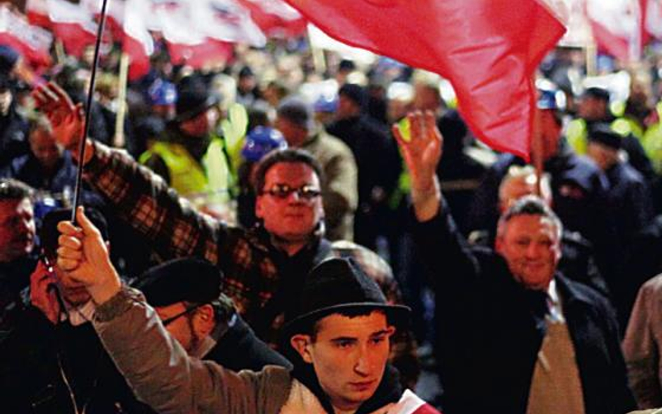 Marsz Niepodległości z 13 grudnia 2011 r. w Warszawie. Tegoroczna demonstracja ma być znacznie więks