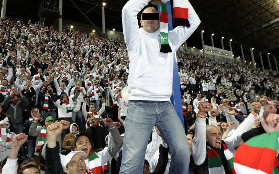 Komentarze blogerów po zatrzymaniu "Starucha" - lidera kibiców Legii