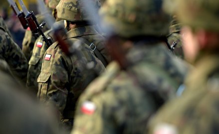 Przysięga wojskowa w koszarach 21. Brygady Strzelców Podhalańskich w Rzeszowie, zdjęcie archiwalne z