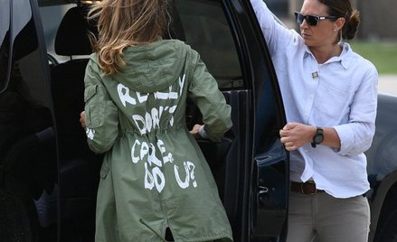 Melania Trump odwiedziła dzieci imigrantów. "Nie obchodzi mnie to" na plecach