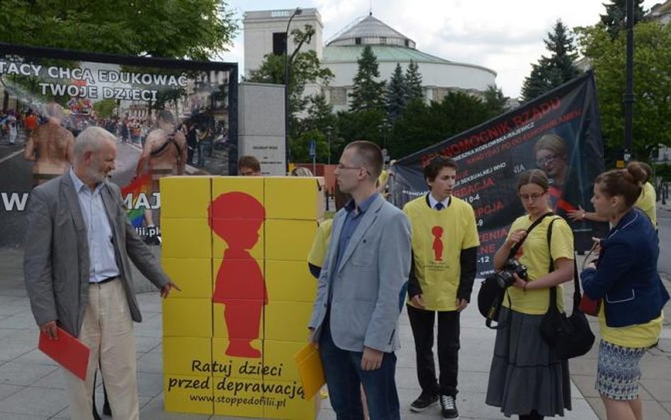 Chcemy zablokować deprawację prowadzoną na wzór niemiecko-francuski – mówi Mariusz Dzierżawski (na z