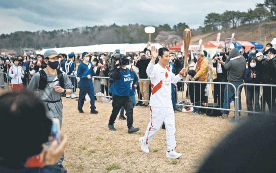 Olimpijski ogień poniosą zwykli mieszkańcy, ale też celebryci i gwiazdy sportu – na zdjęciu pilot ak