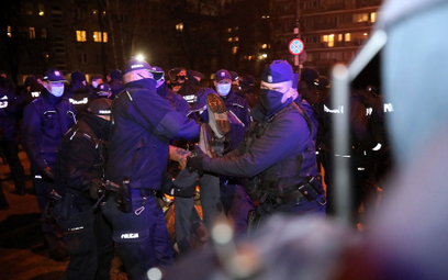 Interwencja policji podczas manifestacji wsparcia dla Adama Bodnara w 2021 r.