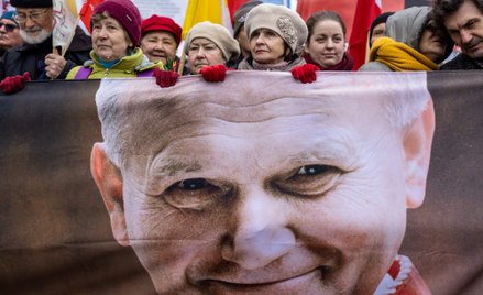 „Obrońcy Jana Pawła II” uznali dziennikarskie próby wyjaśnienia jego działań w sprawie księży pedofi