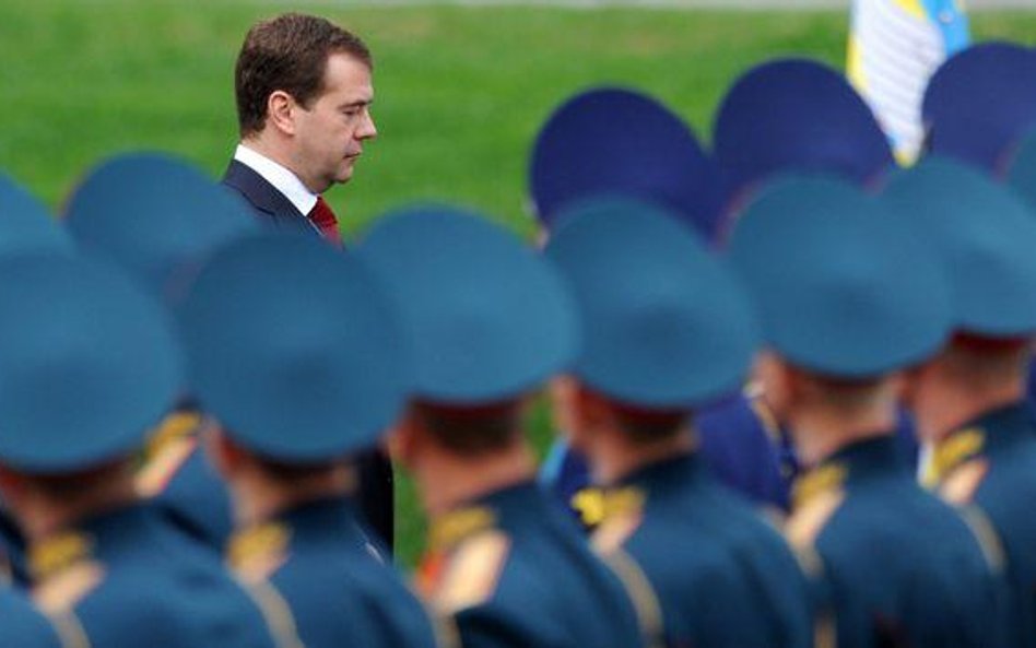 Rosja, Moskwa. Prezydent Miedwiediew podczas ochodów Dnia Zwycięstwa