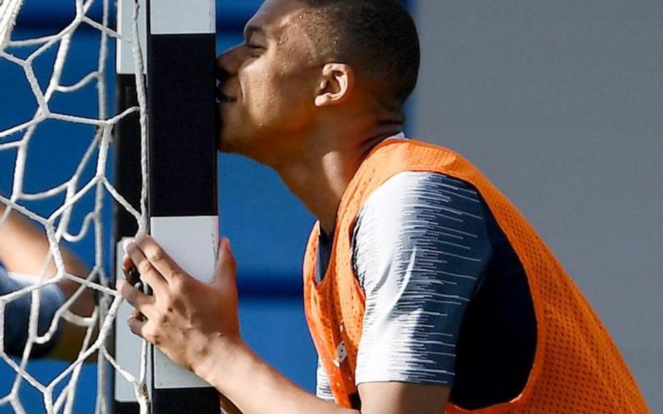 Kylian Mbappé porównywany jest dziś do Pelego