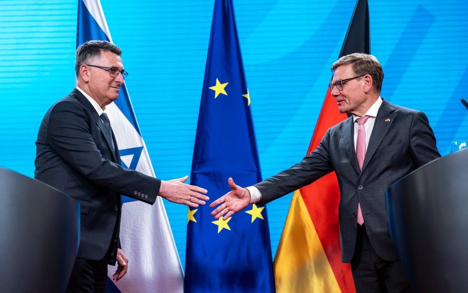 Ministrowie spraw zagranicznych Izraela (Gideona Saar) i Niemiec (Johann Wadephul)