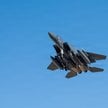 Samolot F-15E Strike Eagle Sił Powietrznych USA podczas misji wspierającej operację Epicka Furia.